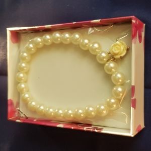 Avon pearl bracelet